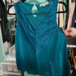 lace detail tank top